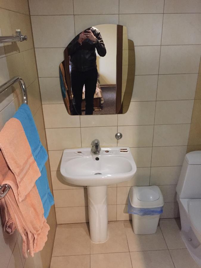 Podilskii Dvir Yakushintsy Exteriör bild