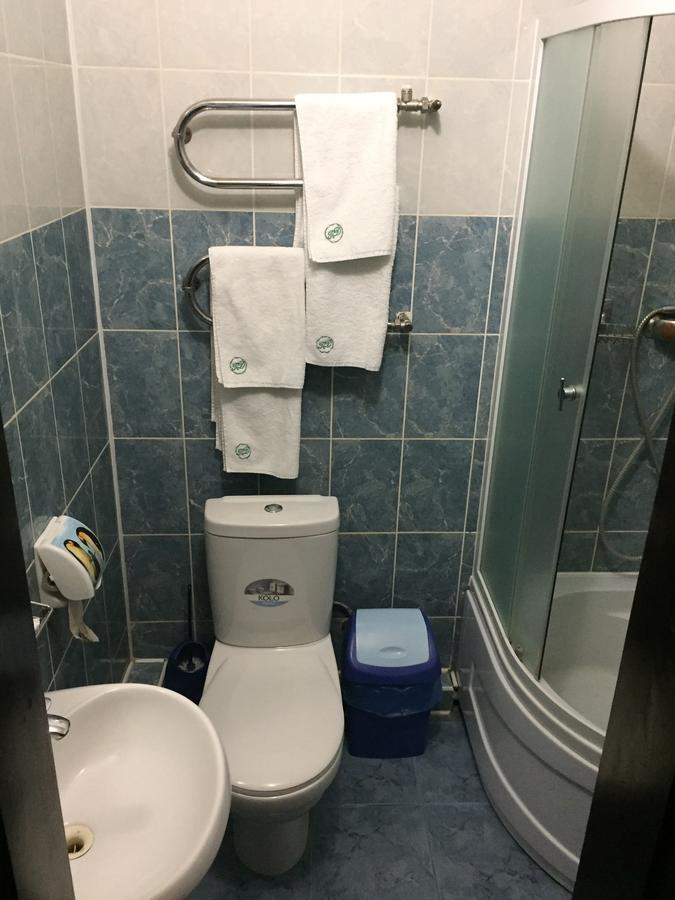 Podilskii Dvir Yakushintsy Exteriör bild